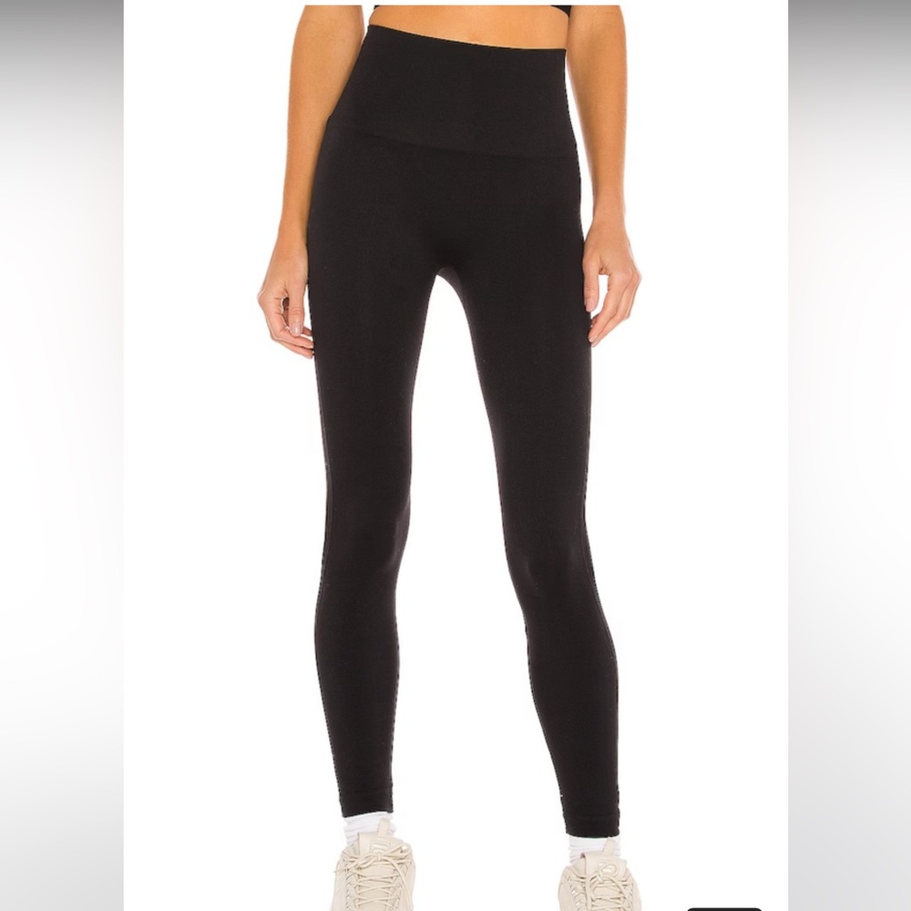 Spanx very black Look at Me Now seamless leggings-Med-New in bag, tag fell off